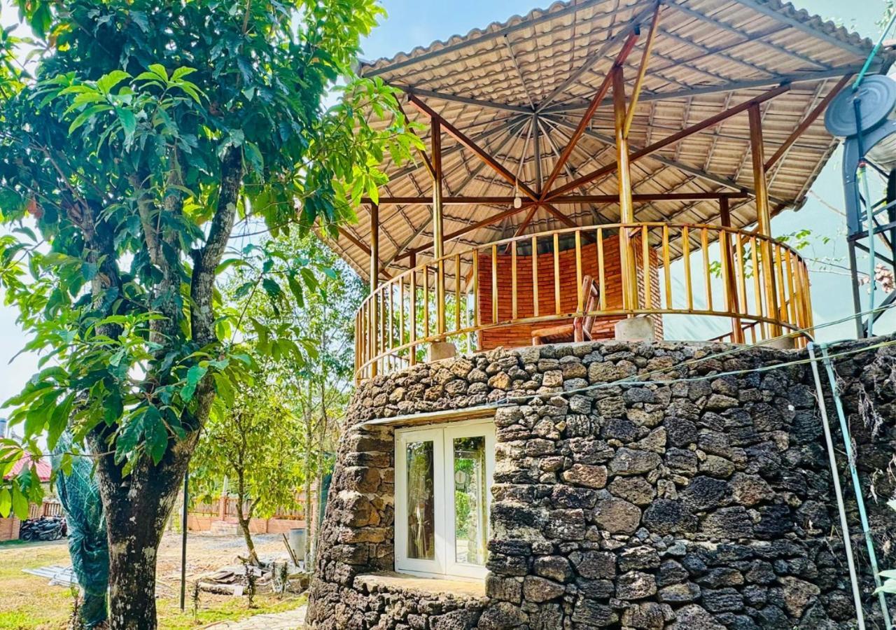 Lava Rock Viet Nam Lodge Anhfly Resort Nam Cát Tiên Exterior foto