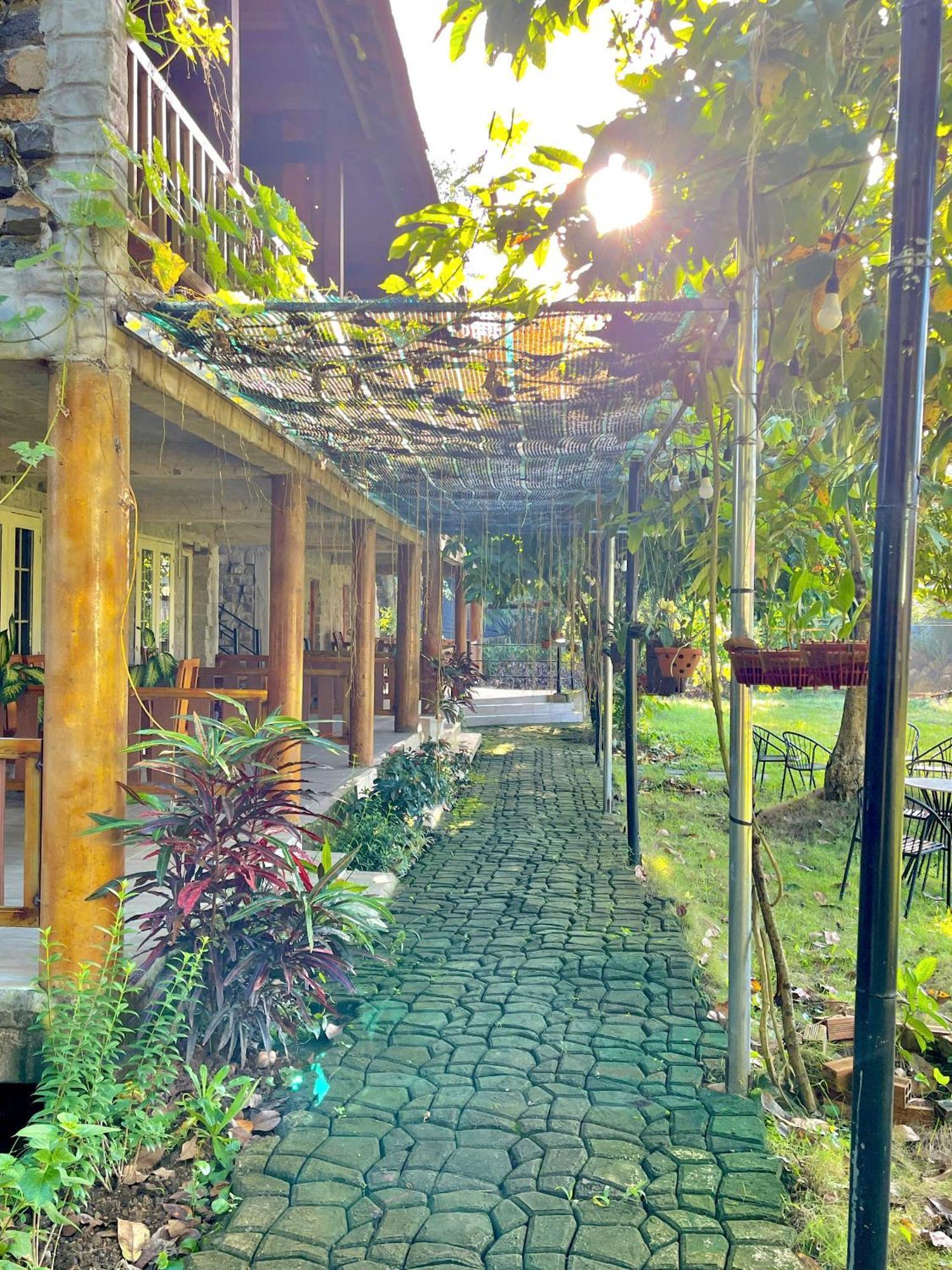Lava Rock Viet Nam Lodge Anhfly Resort Nam Cát Tiên Exterior foto