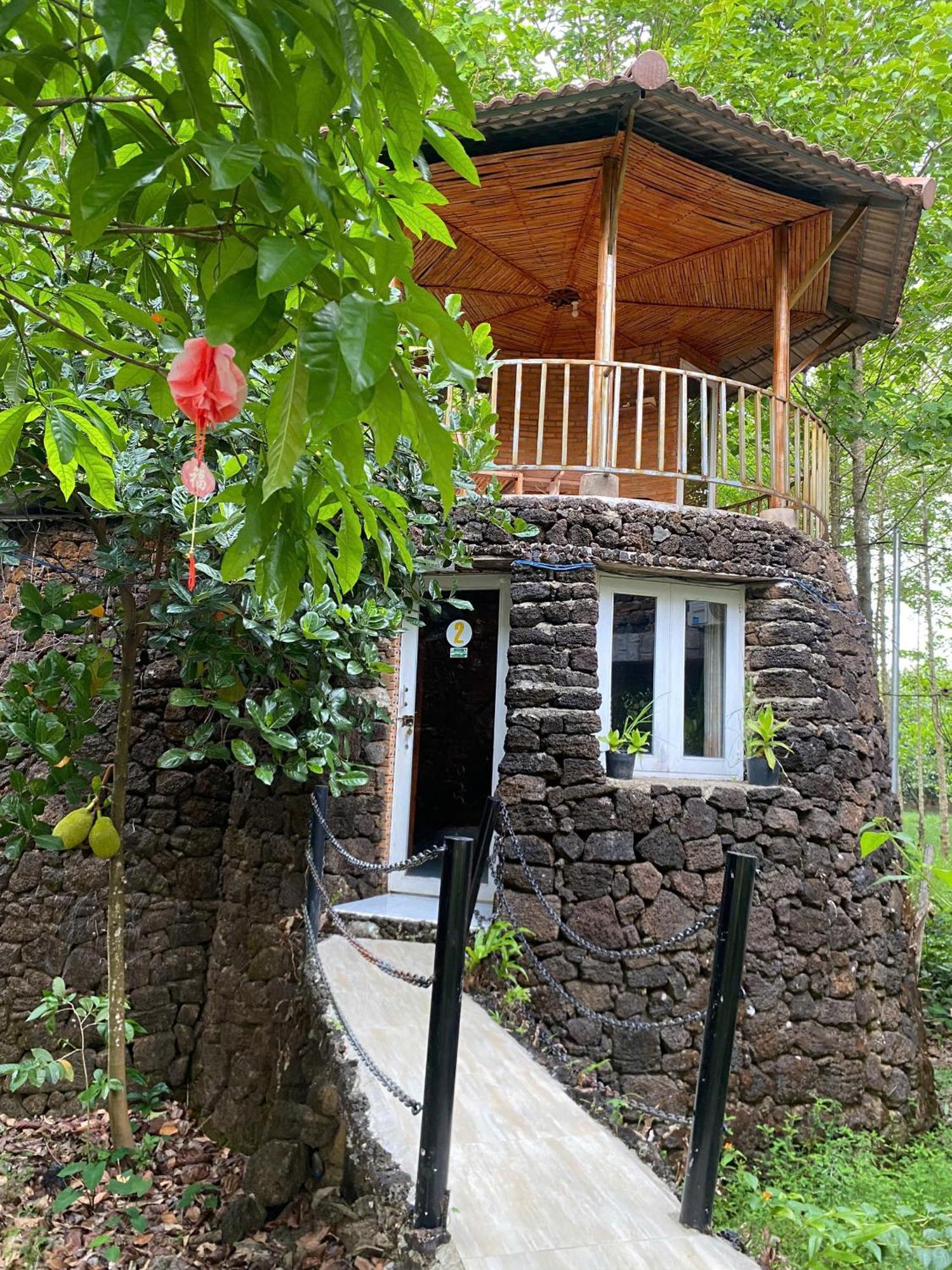 Lava Rock Viet Nam Lodge Anhfly Resort Nam Cát Tiên Exterior foto